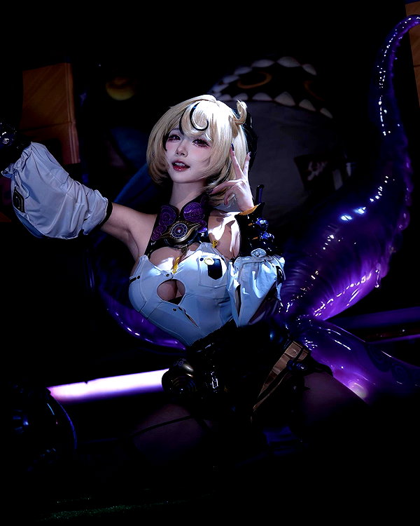 xier_cos instagram image archive image