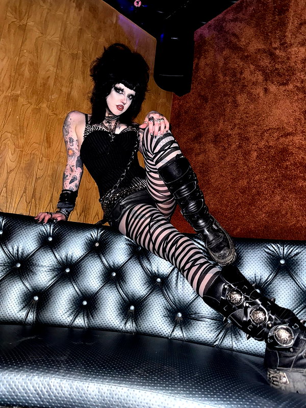 yeahimcaroline instagram image archive image