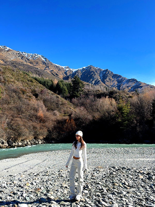 olivia.mathers instagram image archive image