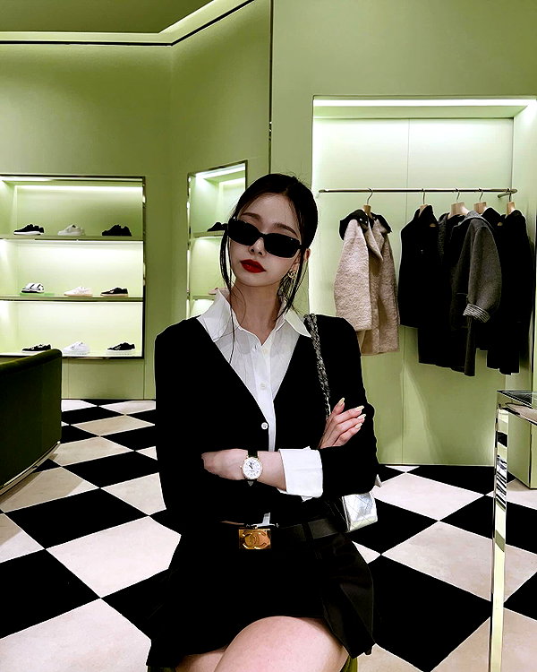 dear.zia instagram image archive image