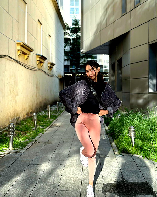 indra0102_ instagram image archive image