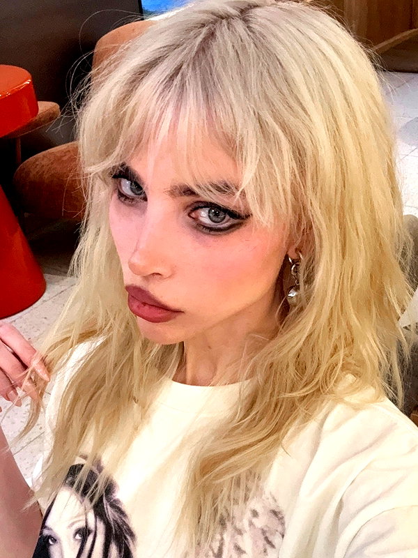 anya4everr instagram image archive image