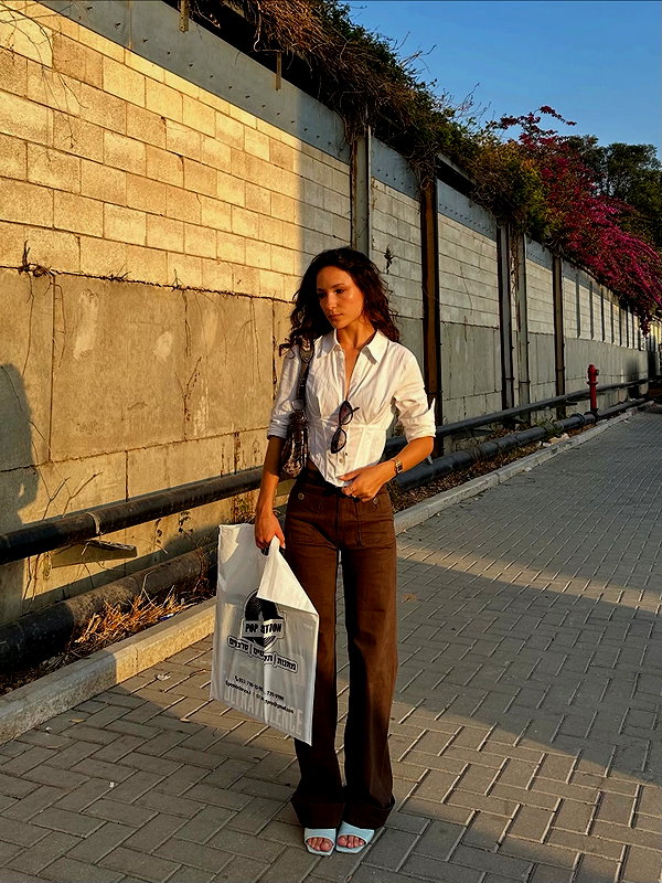 Archived image from @ilanakaver on Instagram