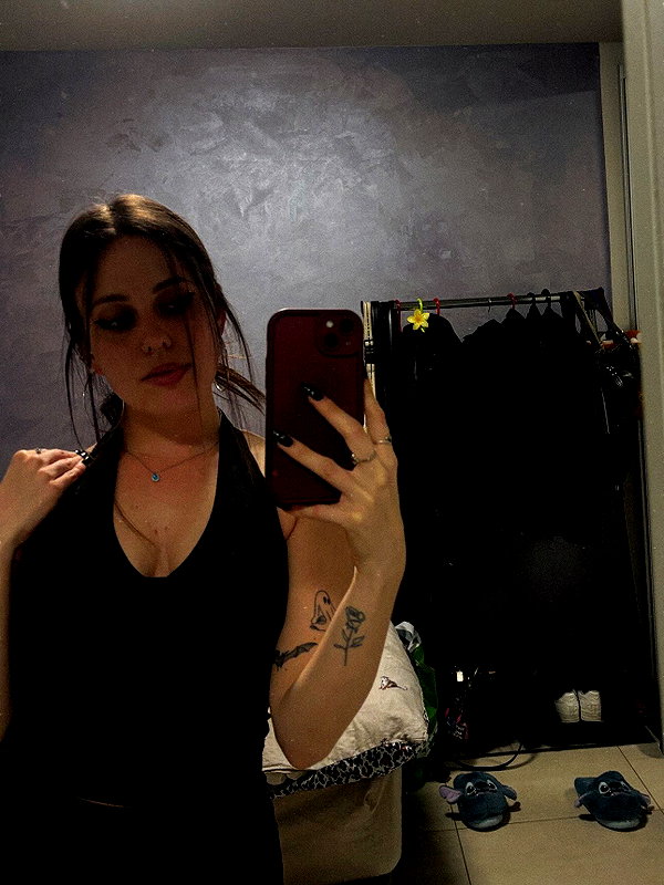 nicole.shpo instagram image archive image
