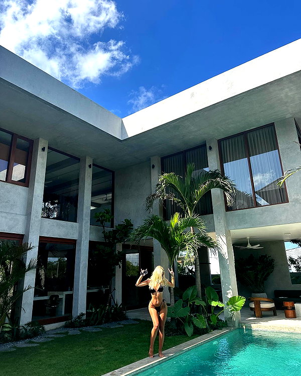 sophiecharlotth instagram image archive image