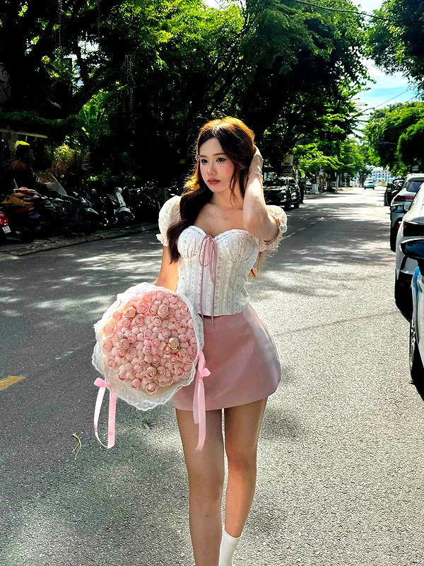 lyhythuedoxinh instagram image archive image