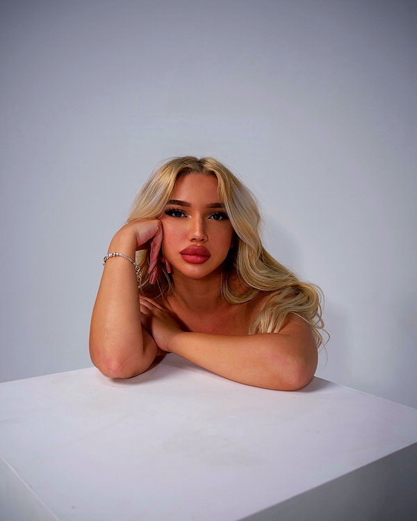 elinmaliaa instagram image archive image