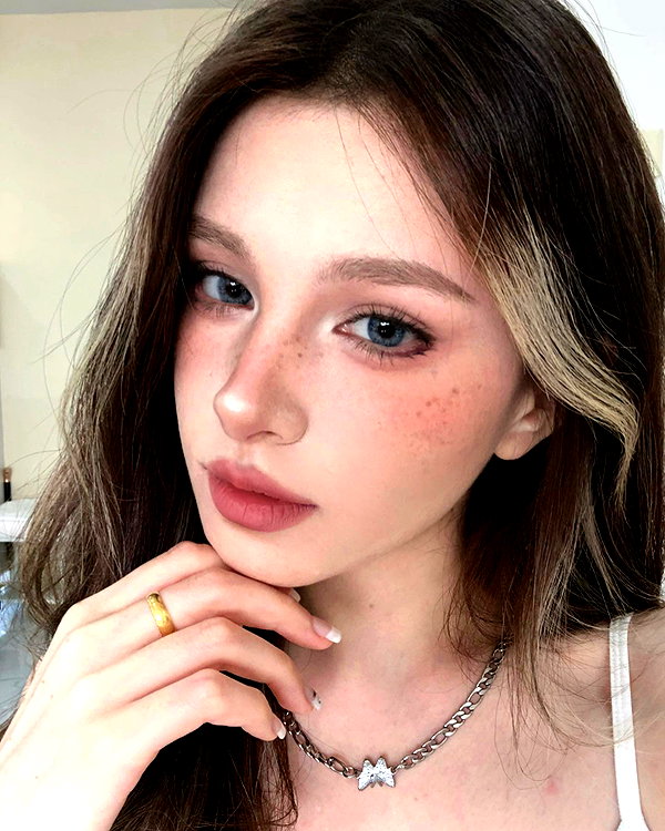 baddiesessence instagram image archive image