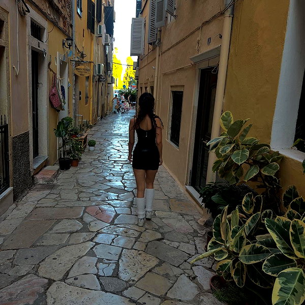 __yaheli_ instagram image archive image