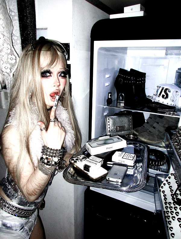 angelwithashotgunxx instagram image archive image