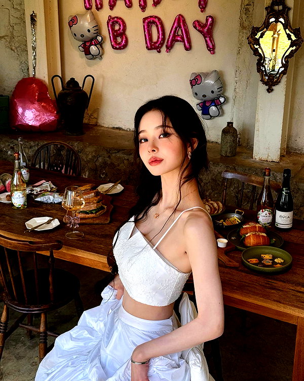 dear.zia instagram image archive image