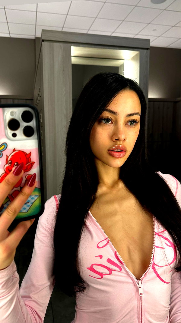 leonanaomii instagram image archive image