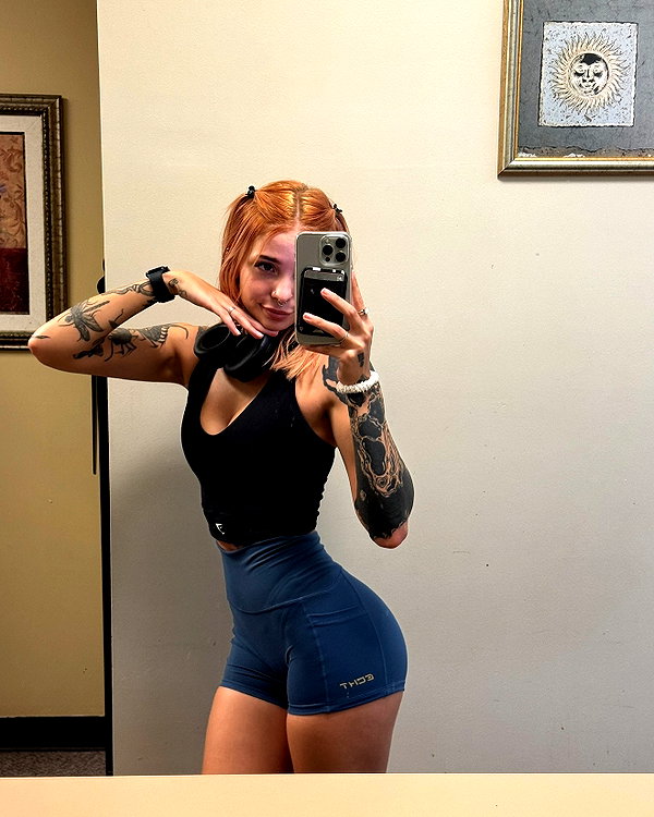 peachtoot.plz instagram image archive image