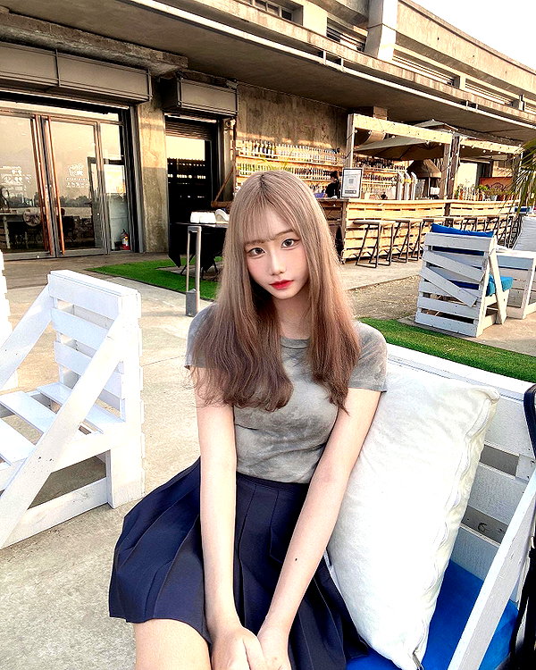 lai_931201 instagram image archive image
