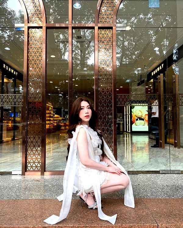 lyhythuedoxinh instagram image archive image