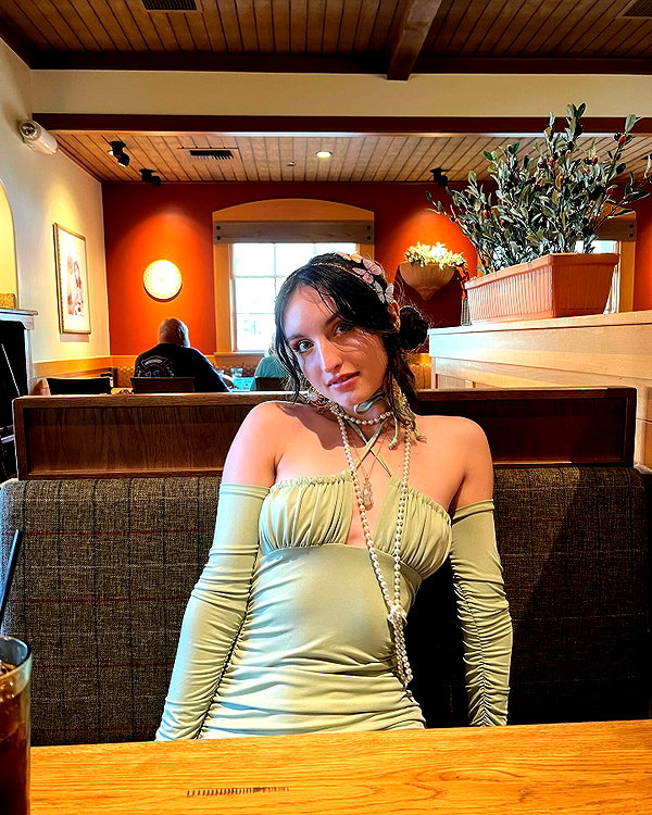 beebeeasmr18 instagram image archive image