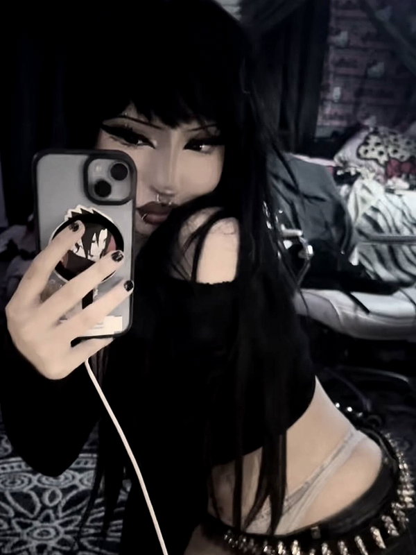 lilznv.official instagram image archive image