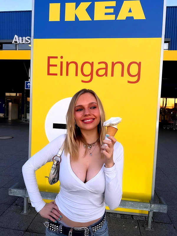 leni.bahr instagram image archive image