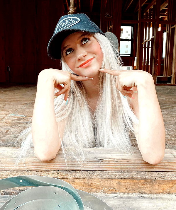 ellianawalmsley instagram image archive image