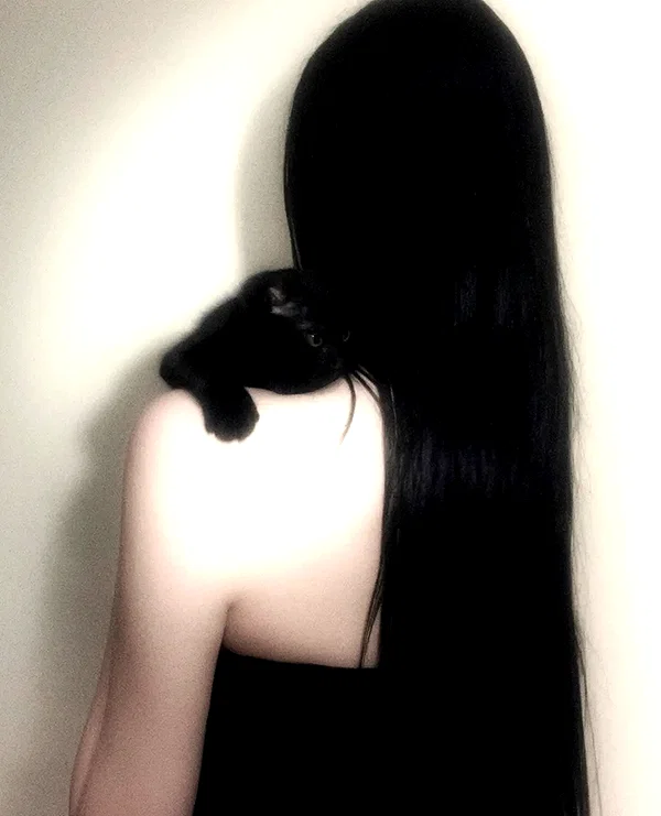 chica.niebla instagram image archive image