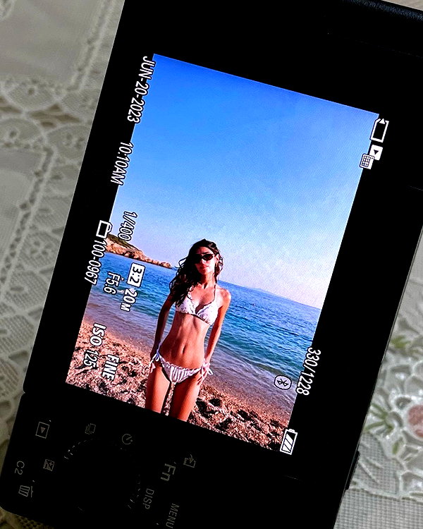 ainaratorneg instagram image archive image