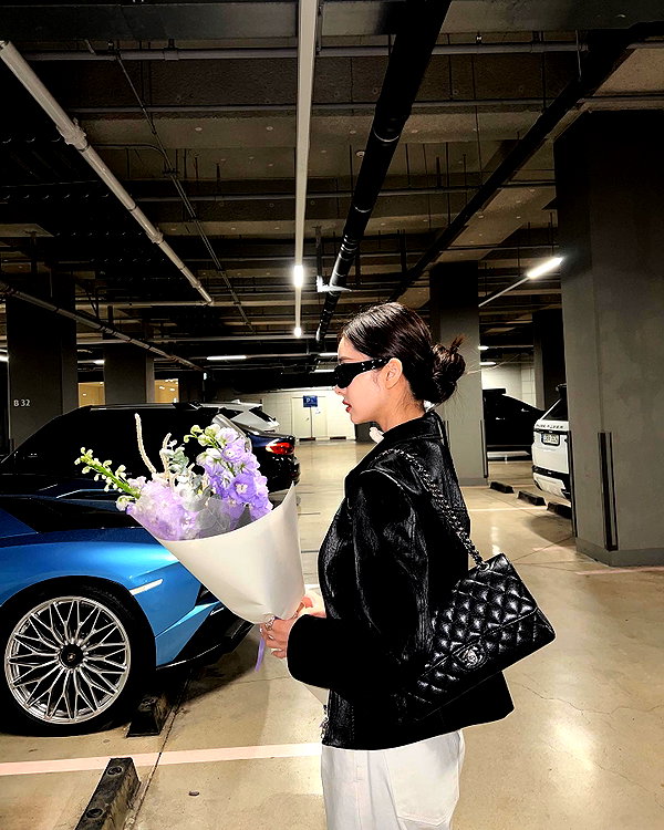 dear.zia instagram image archive image