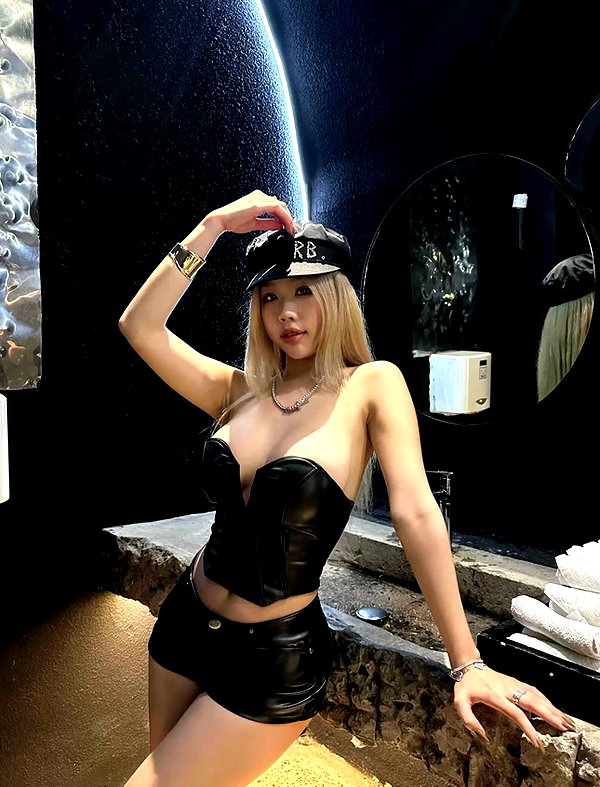 lyhythuedoxinh instagram image archive image