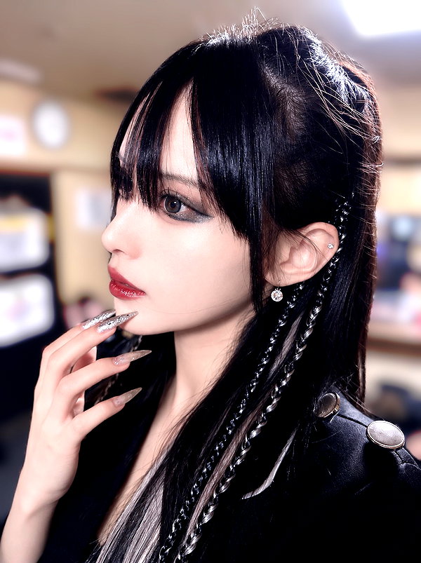 yamikumo_leisa instagram image archive image
