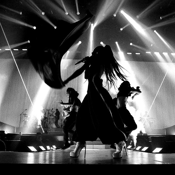 arianagrande instagram image archive image