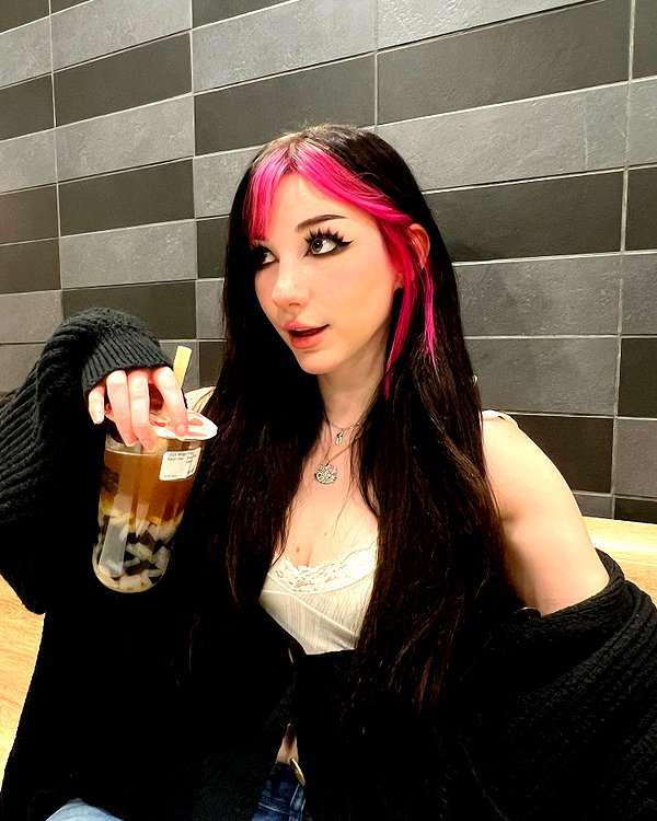 danielle.mercedie instagram image archive image