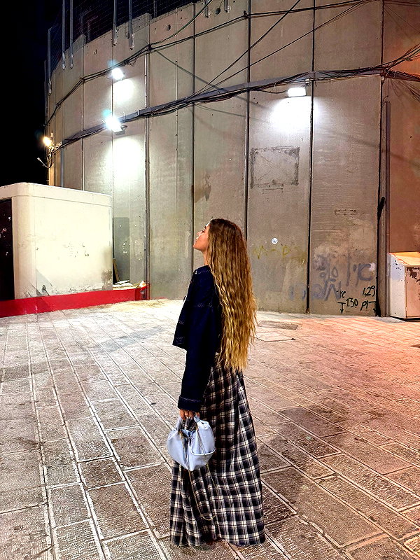 daniella_zeldis instagram image archive image