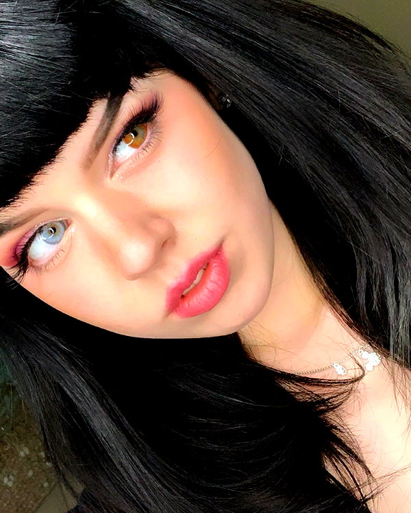 yeahimcaroline instagram image archive image