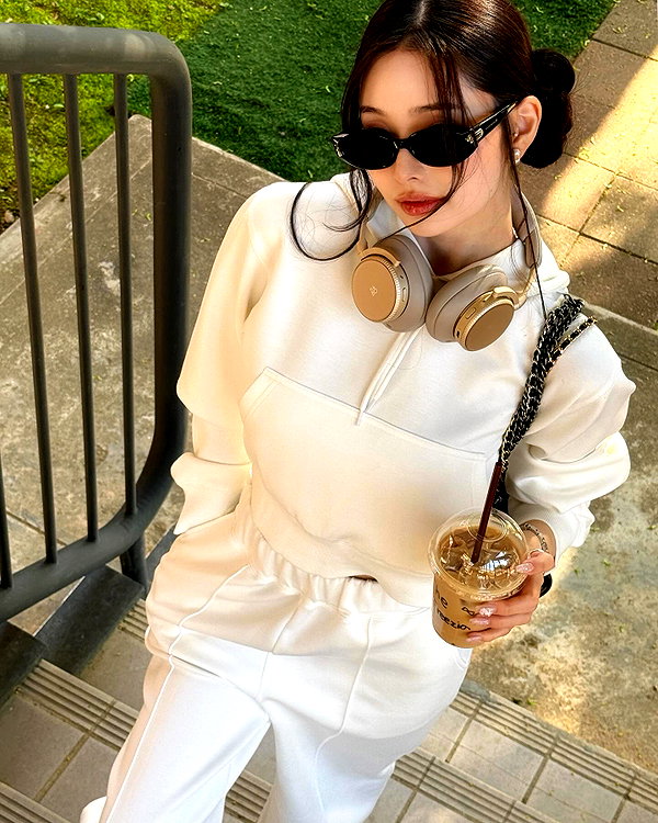 dear.zia instagram image archive image