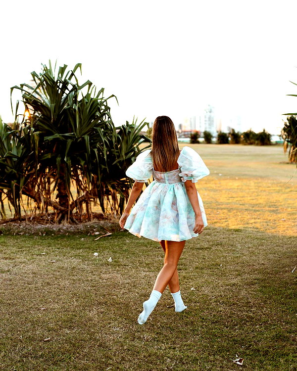 olivia.mathers instagram image archive image