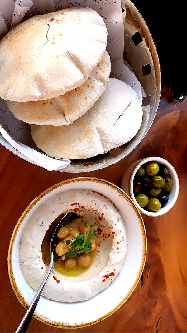 Archived image from @refaella_twina on Instagram