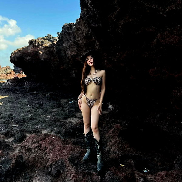 lyhythuedoxinh instagram image archive image