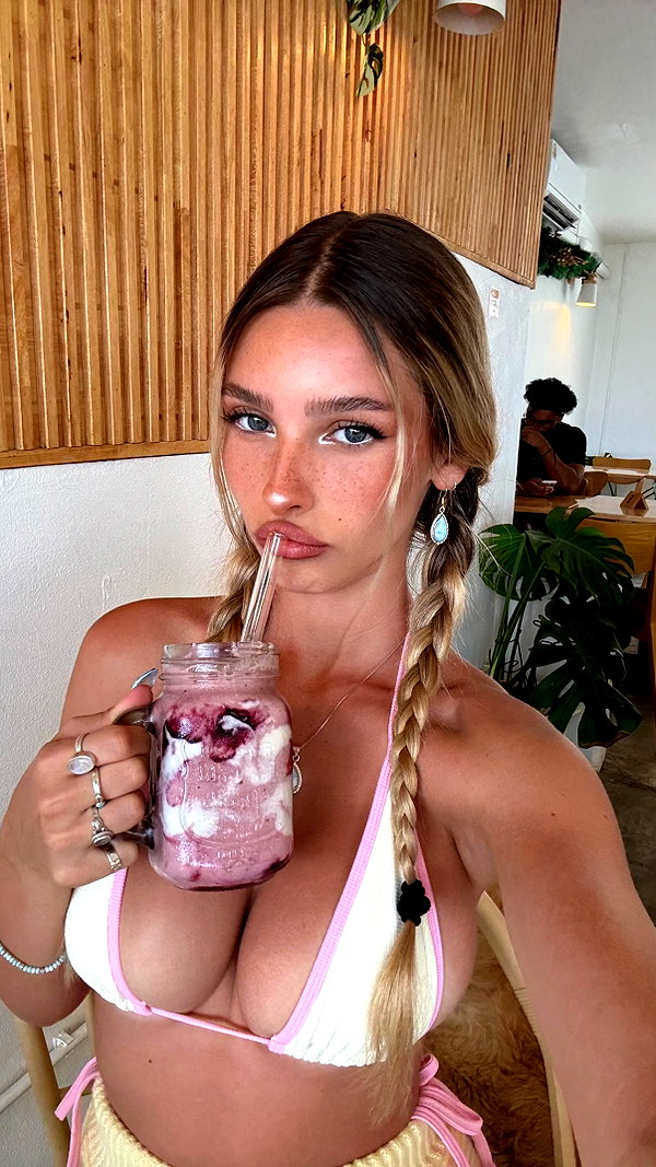 ella_netzer8 instagram image archive image