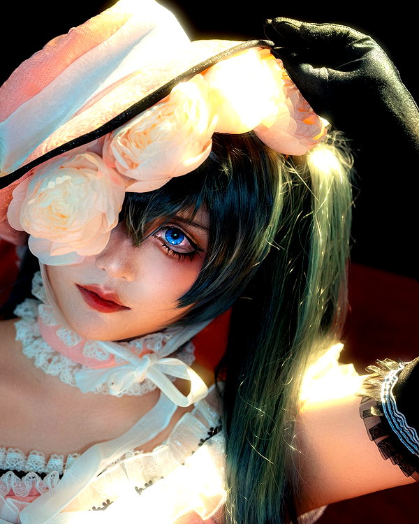 princeapple.cos instagram image archive image