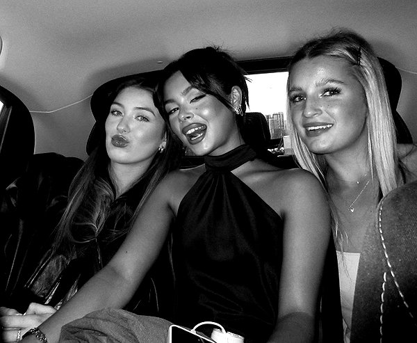 oliviaphillipps instagram image archive image