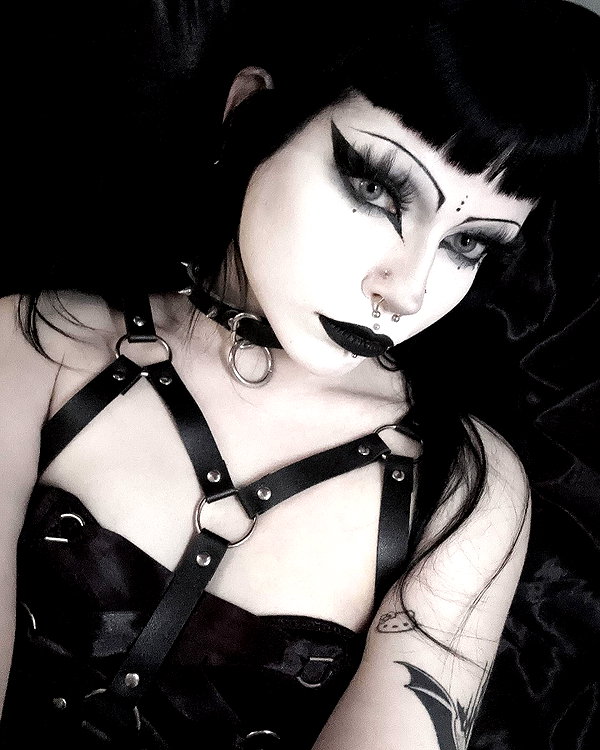 kittenfangsxx instagram image archive image