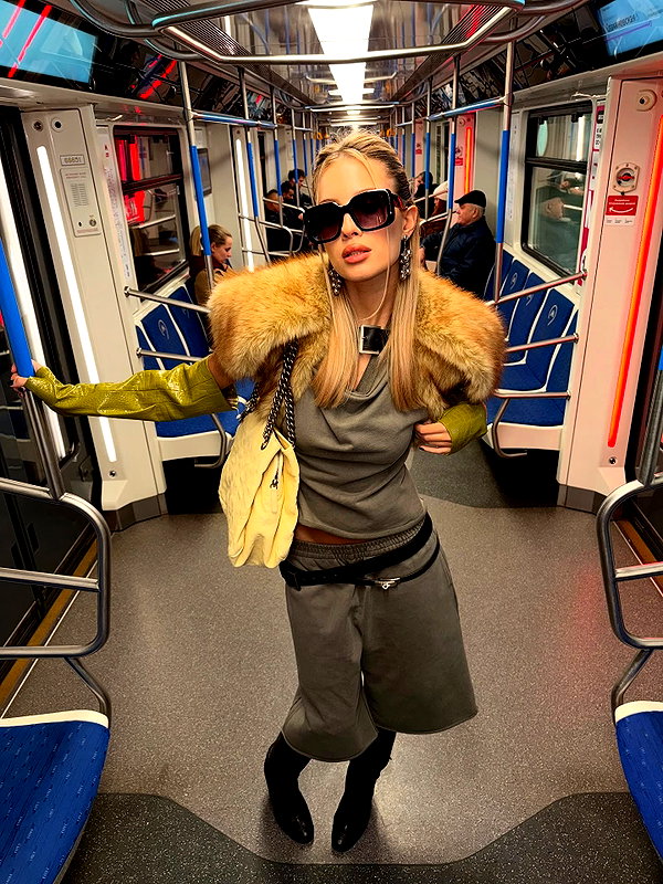 kkwwwv instagram image archive image