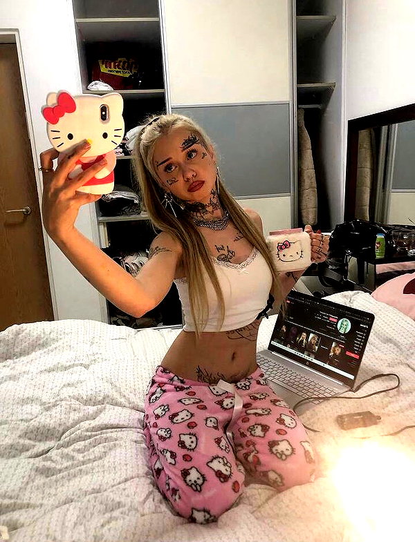 Archived image from @milkaaaa227 on Instagram