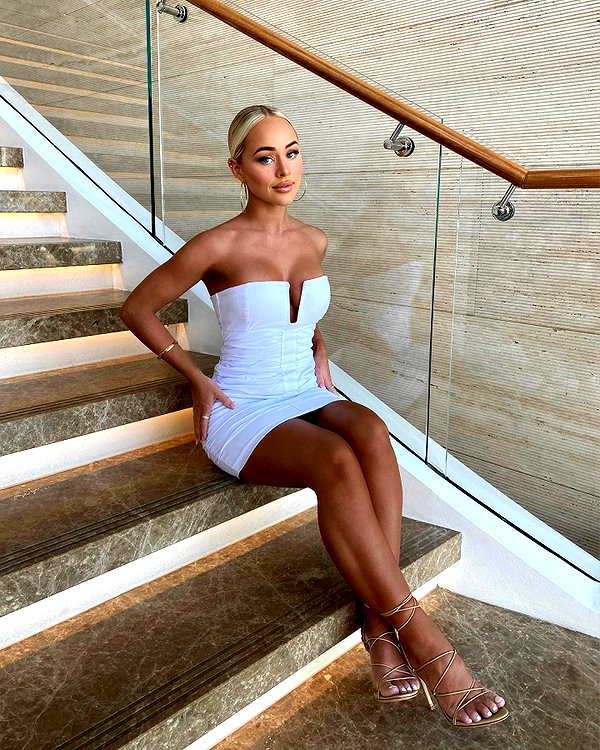 allieauton instagram image archive image