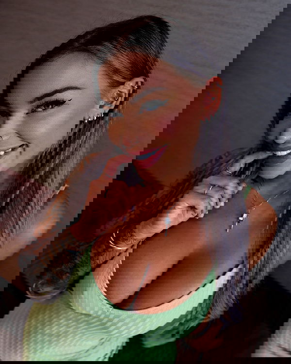 itshayleydavies itshayleydavies archive image