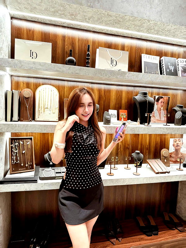 lyhythuedoxinh instagram image archive image