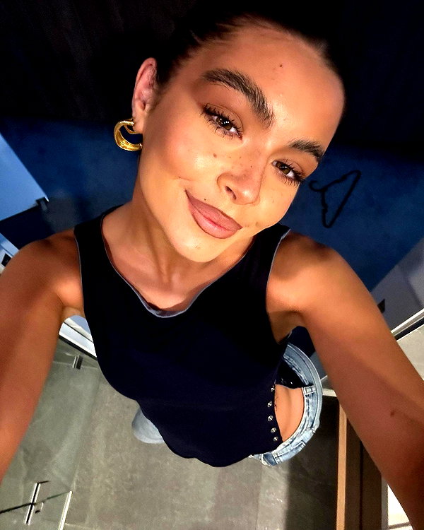 oliviaphillipps instagram image archive image