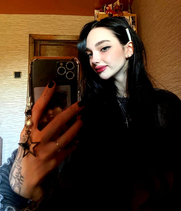 kriskaik instagram image archive image