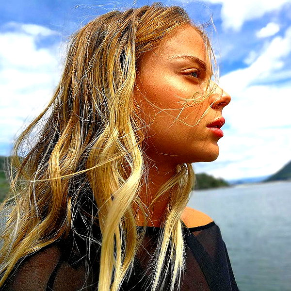 barzomer instagram image archive image