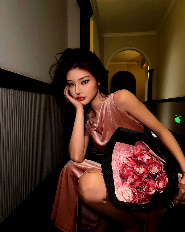 ll.lu1s instagram image archive image