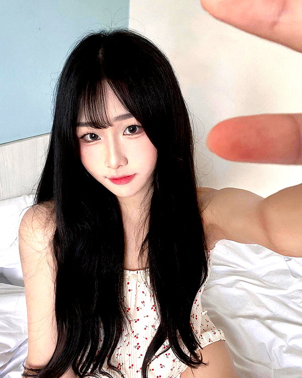 lai_931201 instagram image archive image
